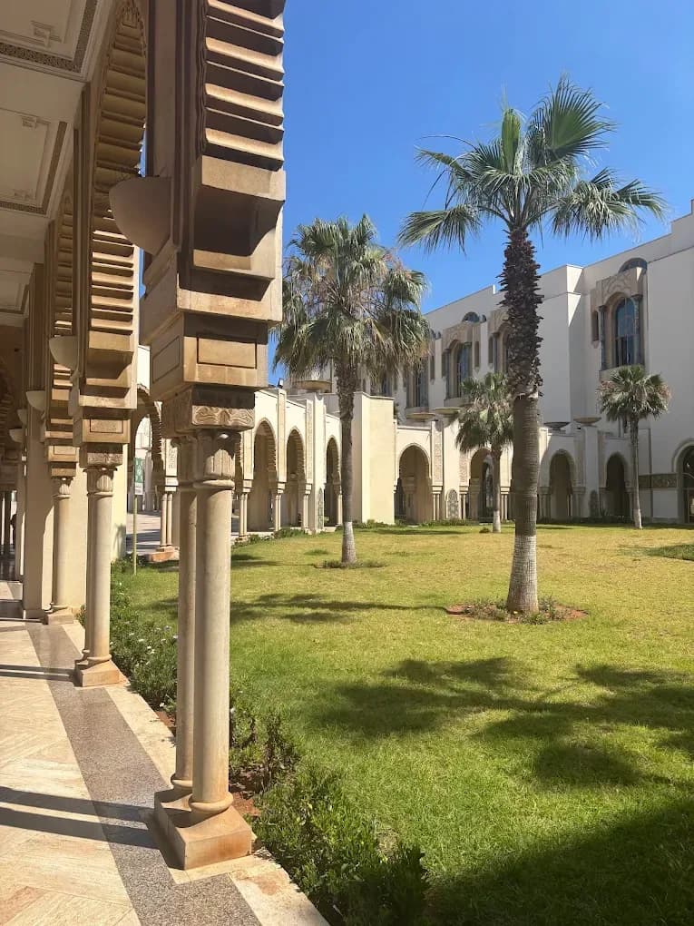 Arcaded gallery and garden